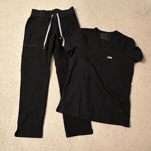 Black FIGS Scrub Set